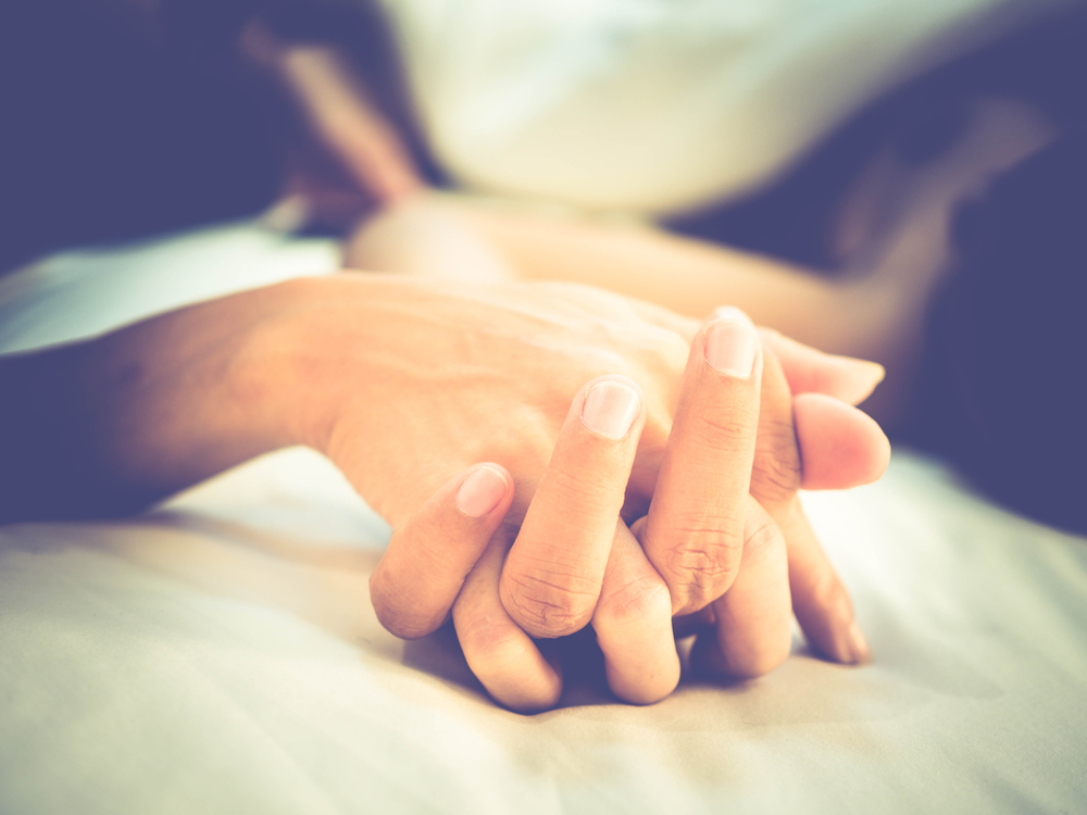 繋ぎ 恋人 恋人繋ぎする男性心理・手をつなぐとき指を絡ませる意味